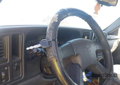 2003 Chevrolet Silverado 1500 из США, поврежденный, VIN 2GCEC19V331354055